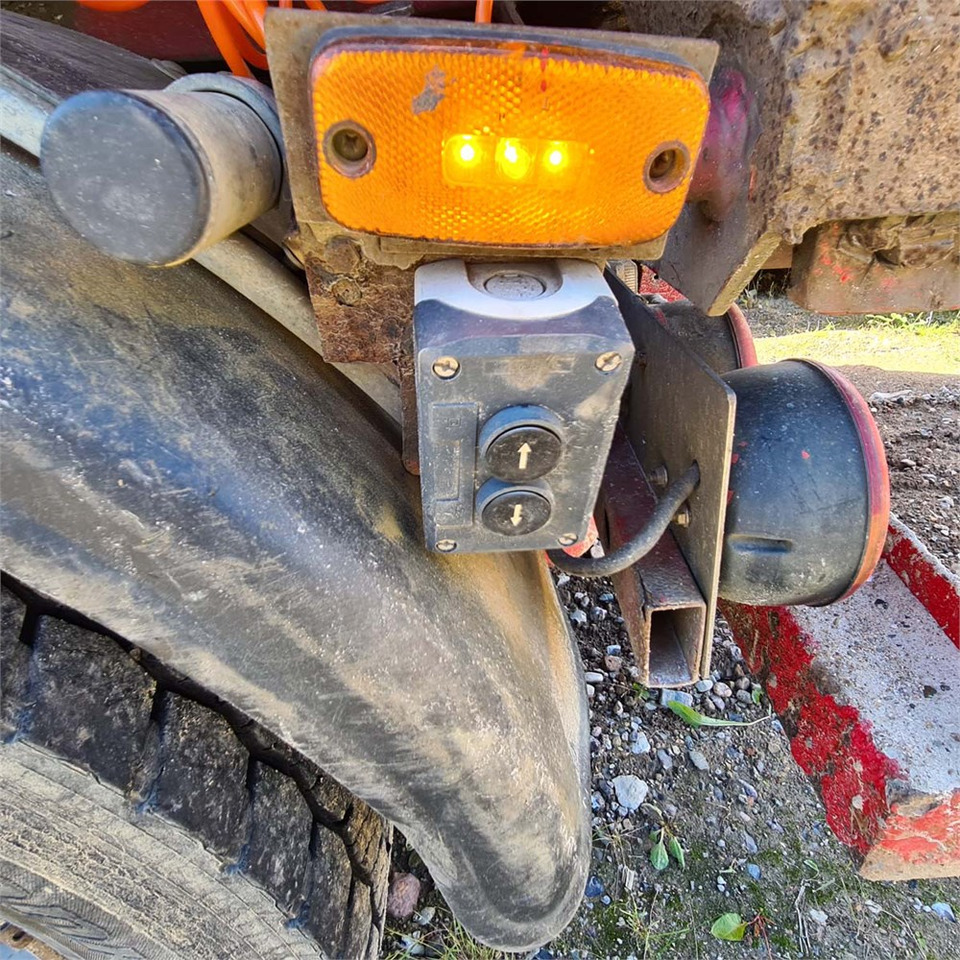 Kamion s kabelskim sustavom Volvo FL612: slika Kamion s kabelskim sustavom Volvo FL612