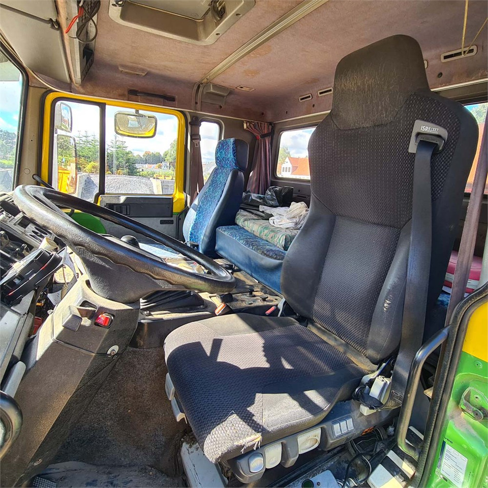 Kamion s kabelskim sustavom Volvo FL612: slika Kamion s kabelskim sustavom Volvo FL612