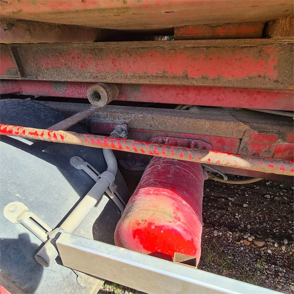 Kamion s kabelskim sustavom Volvo FL612: slika Kamion s kabelskim sustavom Volvo FL612