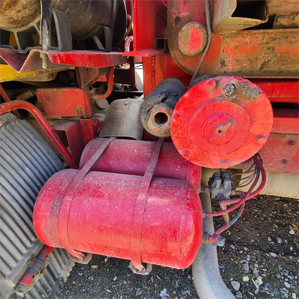 Kamion s kabelskim sustavom Volvo FL612: slika Kamion s kabelskim sustavom Volvo FL612