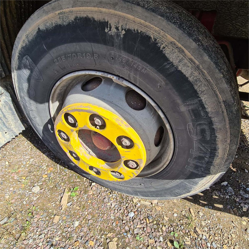 Kamion s kabelskim sustavom Volvo FL612: slika Kamion s kabelskim sustavom Volvo FL612