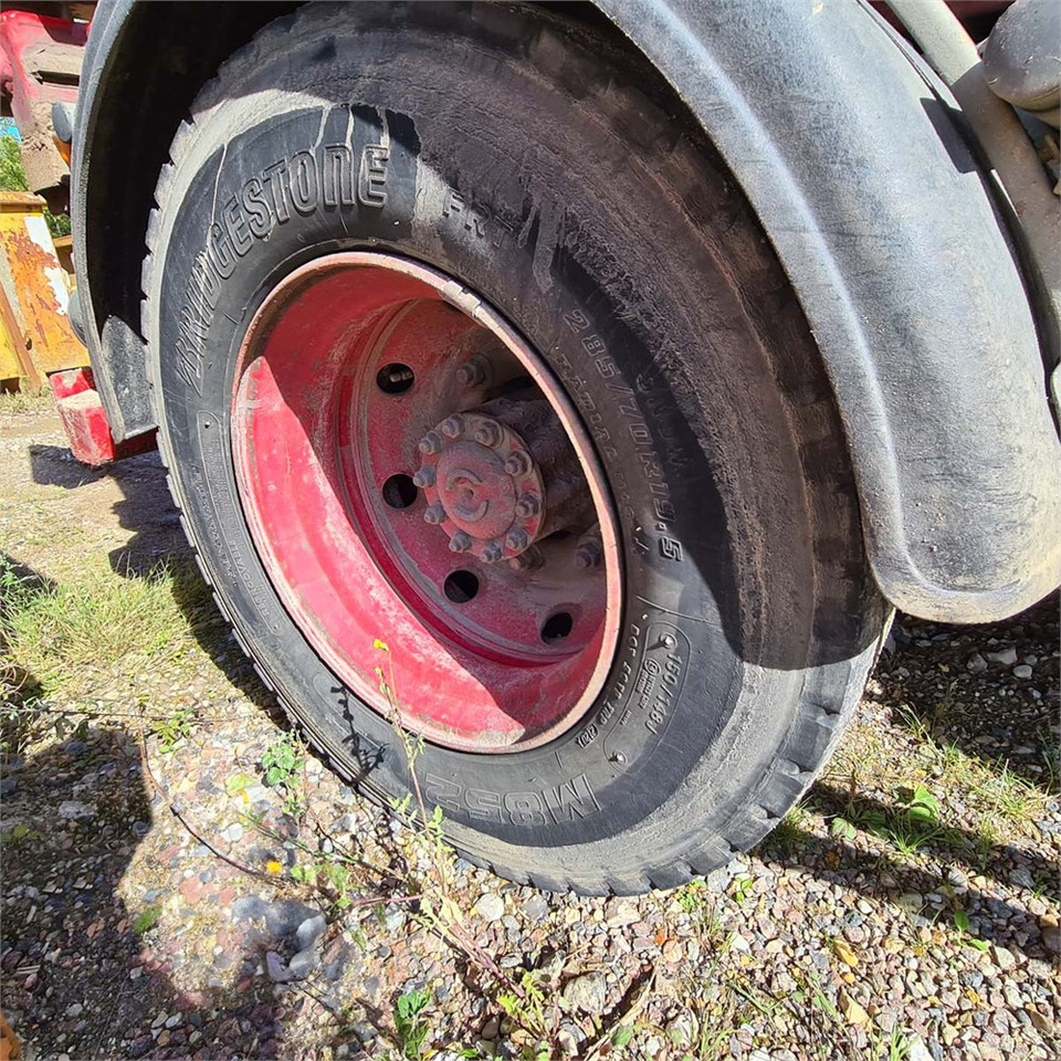 Kamion s kabelskim sustavom Volvo FL612: slika Kamion s kabelskim sustavom Volvo FL612