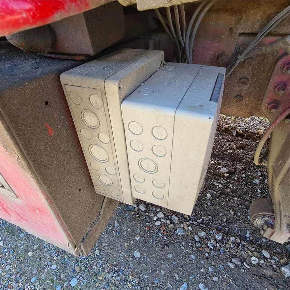 Kamion s kabelskim sustavom Volvo FL612: slika Kamion s kabelskim sustavom Volvo FL612