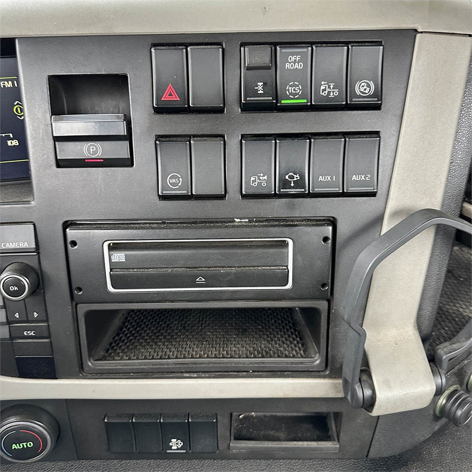 Kamion s kabelskim sustavom Volvo FM-330: slika Kamion s kabelskim sustavom Volvo FM-330
