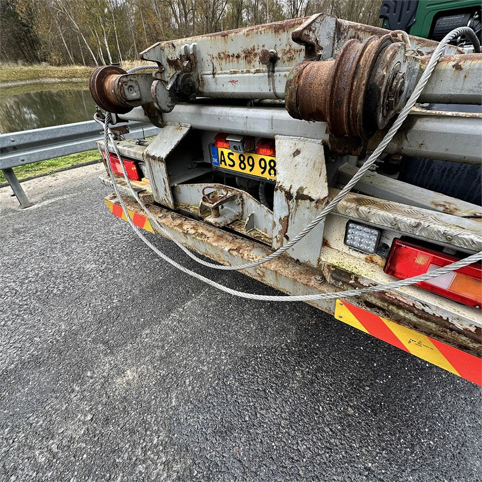 Kamion s kabelskim sustavom Volvo FM-330: slika Kamion s kabelskim sustavom Volvo FM-330