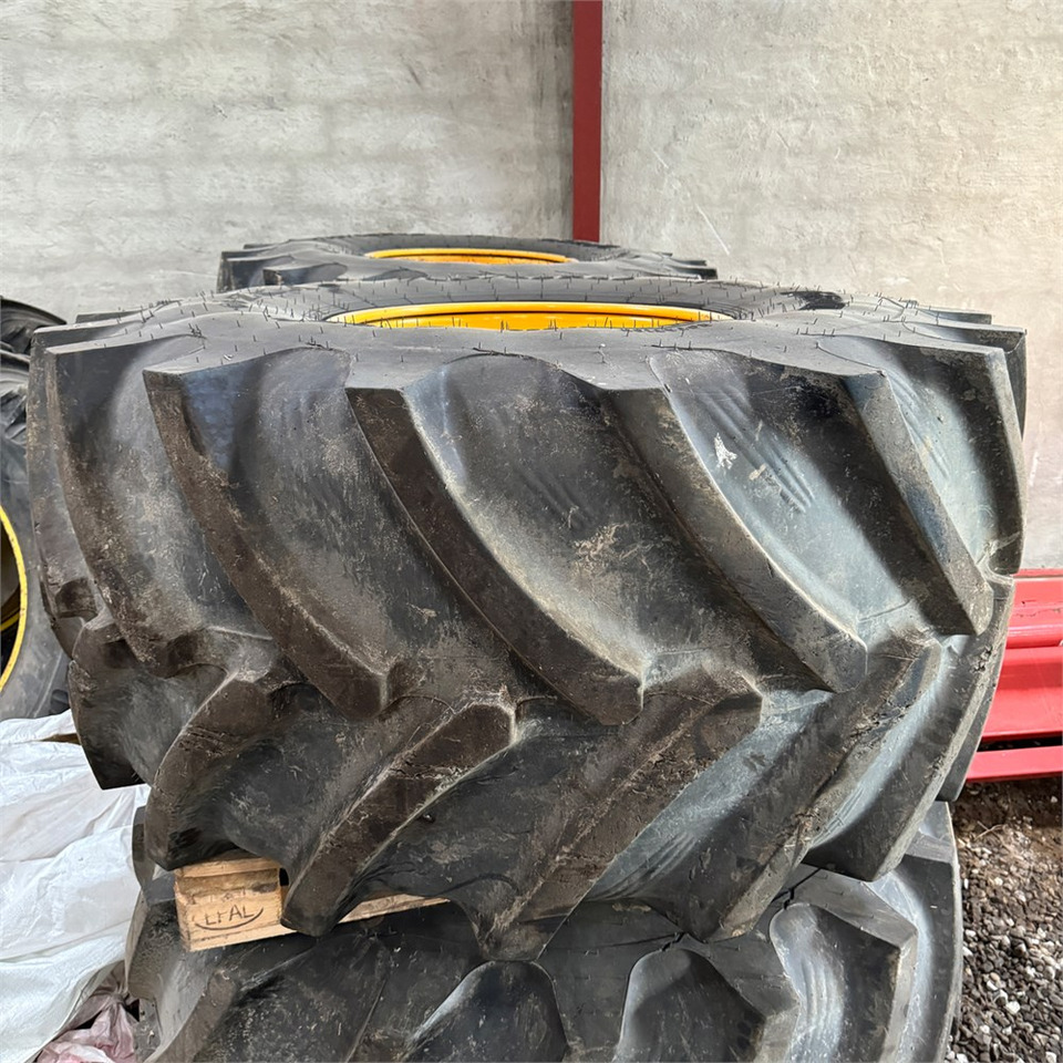Volvo L 70 / L 90 Hjul - Gume i felge za Građevinski strojevi: slika Volvo L 70 / L 90 Hjul - Gume i felge za Građevinski strojevi Volvo L 70 / L 90 Hjul - Gume i felge za Građevinski strojevi: slika Volvo L 70 / L 90 Hjul - Gume i felge za Građevinski strojevi