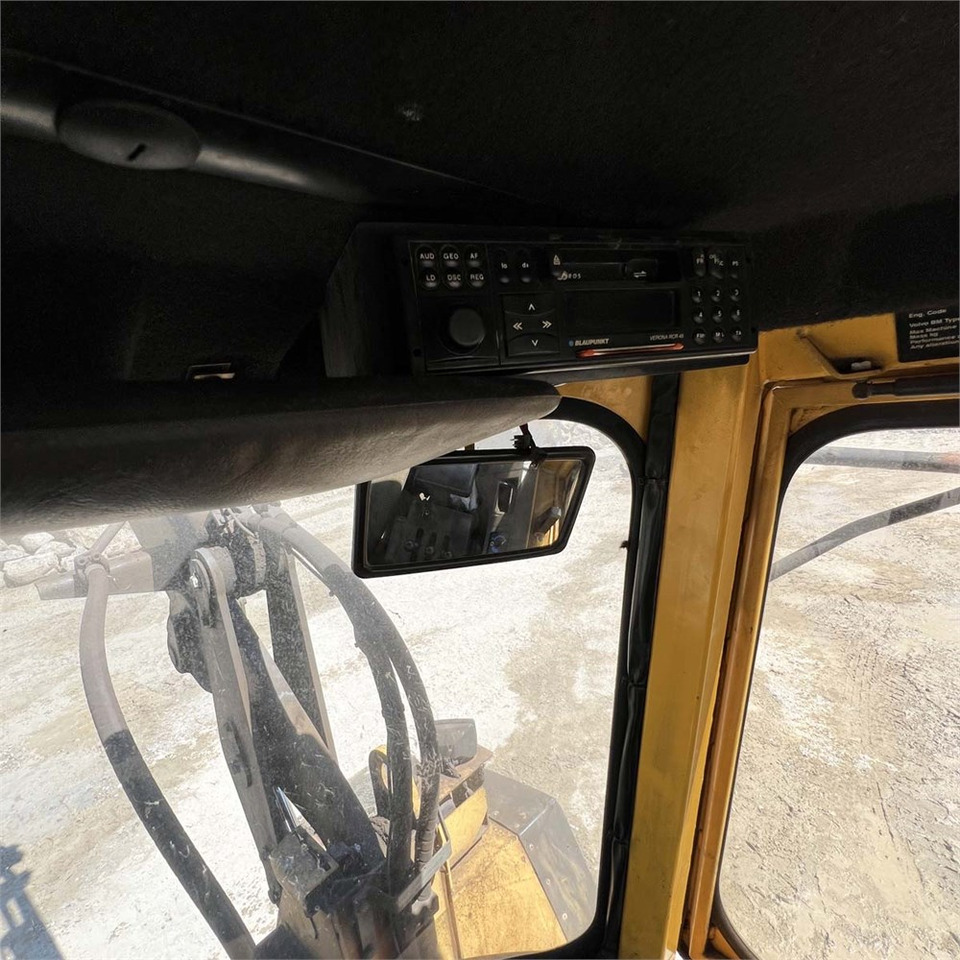 Utovarivač na kotačima Volvo L70: slika Utovarivač na kotačima Volvo L70