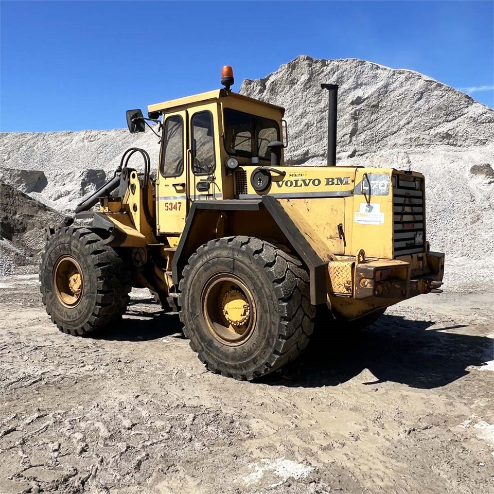 Volvo L70 - Utovarivač na kotačima: slika Volvo L70 - Utovarivač na kotačima Volvo L70 - Utovarivač na kotačima: slika Volvo L70 - Utovarivač na kotačima