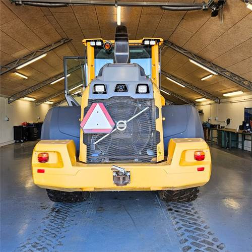 Volvo L90 H - Utovarivač na kotačima: slika Volvo L90 H - Utovarivač na kotačima Volvo L90 H - Utovarivač na kotačima: slika Volvo L90 H - Utovarivač na kotačima