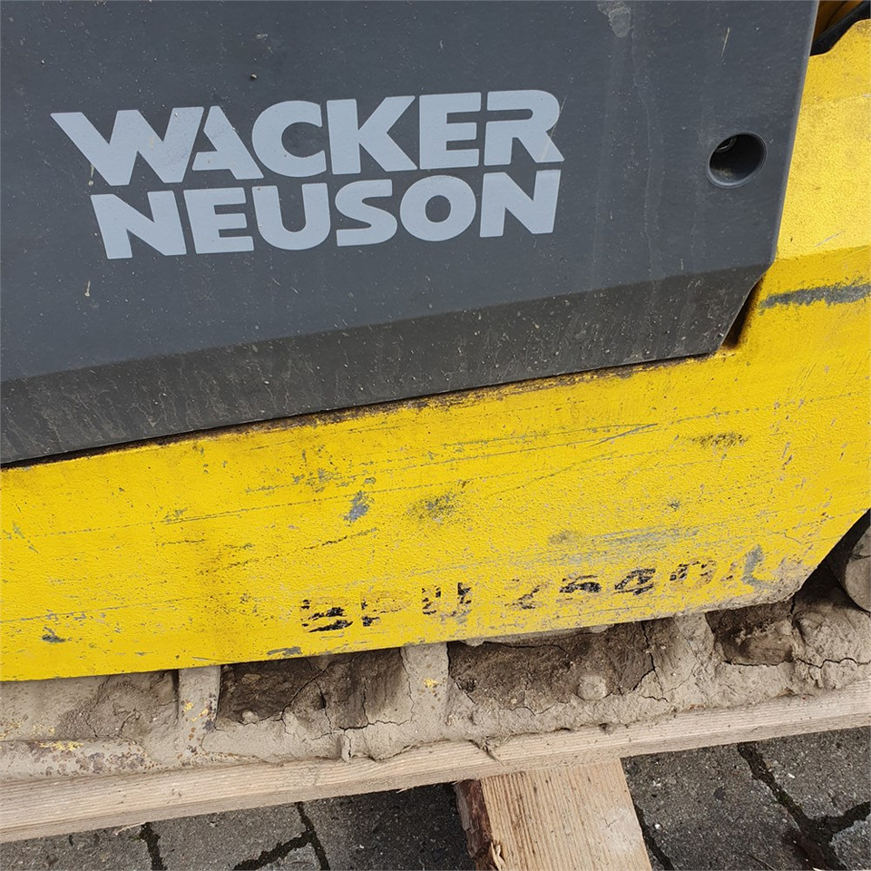 Wacker Neuson BPU 2540A - Vibro ploča: slika Wacker Neuson BPU 2540A - Vibro ploča Wacker Neuson BPU 2540A - Vibro ploča: slika Wacker Neuson BPU 2540A - Vibro ploča