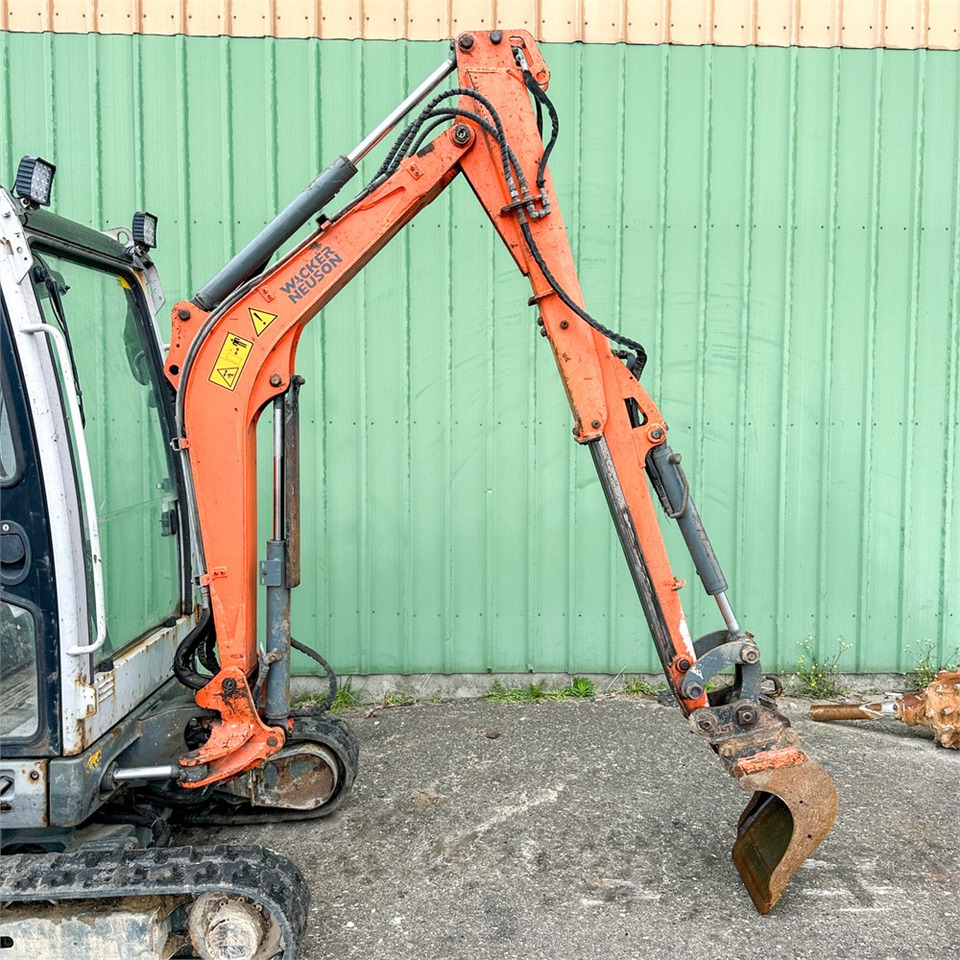 Wacker Neuson ET18 - Mini bager: slika Wacker Neuson ET18 - Mini bager Wacker Neuson ET18 - Mini bager: slika Wacker Neuson ET18 - Mini bager