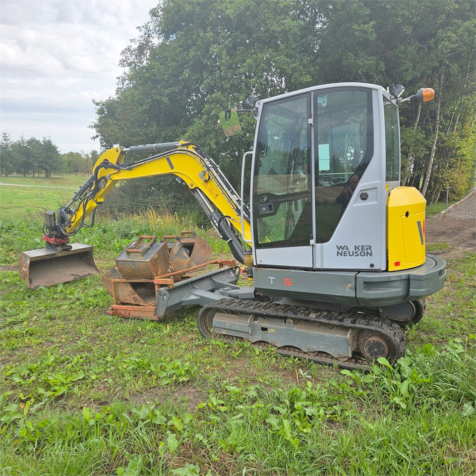 Wacker Neuson ET35 - Mini bager: slika Wacker Neuson ET35 - Mini bager Wacker Neuson ET35 - Mini bager: slika Wacker Neuson ET35 - Mini bager