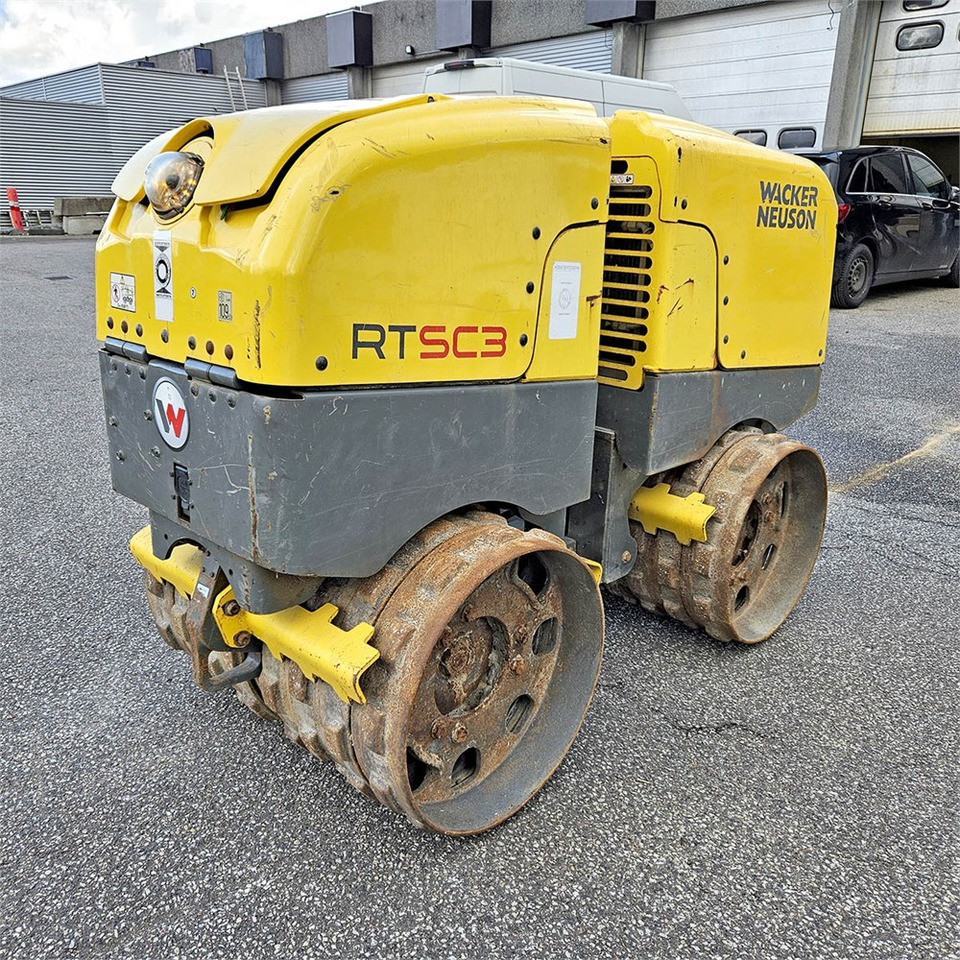 Wacker Neuson RT SC3 - Mini valjak: slika Wacker Neuson RT SC3 - Mini valjak Wacker Neuson RT SC3 - Mini valjak: slika Wacker Neuson RT SC3 - Mini valjak