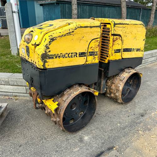 Wacker Neuson RT82 SC2 - Mini valjak: slika Wacker Neuson RT82 SC2 - Mini valjak Wacker Neuson RT82 SC2 - Mini valjak: slika Wacker Neuson RT82 SC2 - Mini valjak