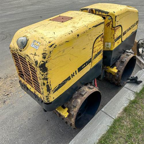 Wacker Neuson RT82 SC2 - Mini valjak: slika Wacker Neuson RT82 SC2 - Mini valjak Wacker Neuson RT82 SC2 - Mini valjak: slika Wacker Neuson RT82 SC2 - Mini valjak