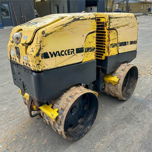 Wacker Neuson RT82 SC2 - Mini valjak: slika Wacker Neuson RT82 SC2 - Mini valjak Wacker Neuson RT82 SC2 - Mini valjak: slika Wacker Neuson RT82 SC2 - Mini valjak