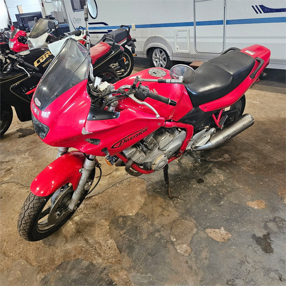 Yamaha XJ600 Diversion - Motocikl: slika Yamaha XJ600 Diversion - Motocikl Yamaha XJ600 Diversion - Motocikl: slika Yamaha XJ600 Diversion - Motocikl