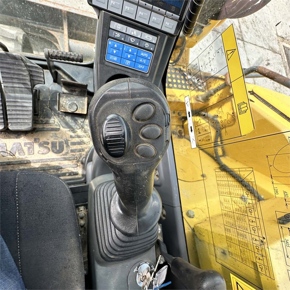 Mini bager Yanmar VIO80-1A: slika Mini bager Yanmar VIO80-1A