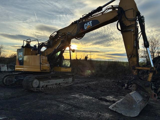 Caterpillar 325 FLCR - Bager gusjeničar: slika Caterpillar 325 FLCR - Bager gusjeničar Caterpillar 325 FLCR - Bager gusjeničar: slika Caterpillar 325 FLCR - Bager gusjeničar