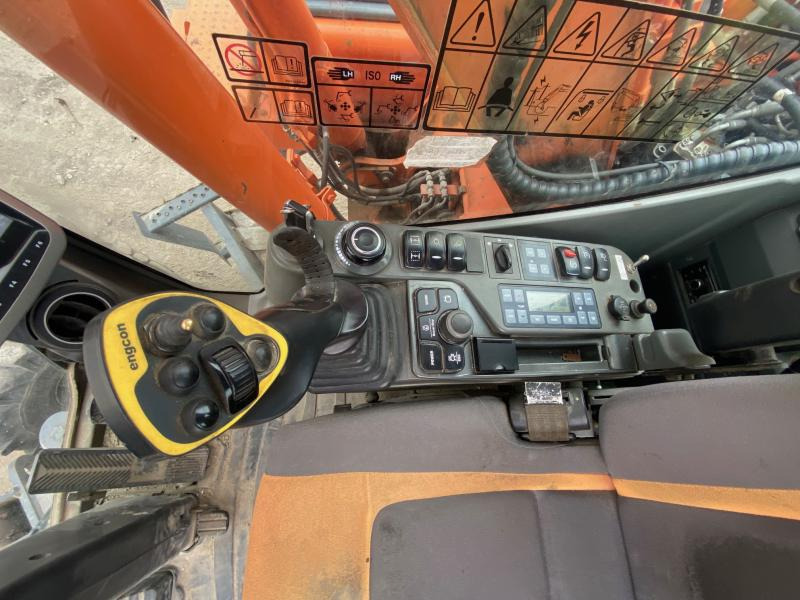 Bager na kotačima Doosan DX 160W-3: slika Bager na kotačima Doosan DX 160W-3