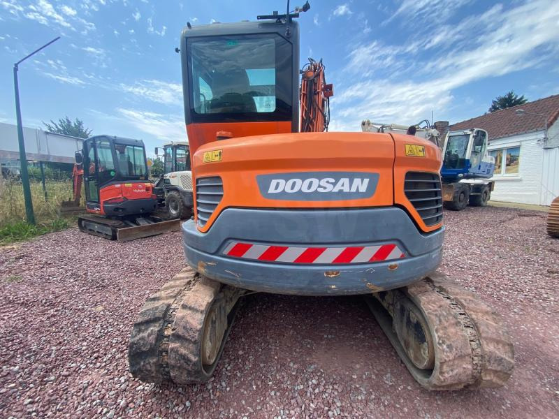 Mini bager Doosan DX 85R-3: slika Mini bager Doosan DX 85R-3