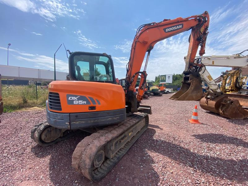 Mini bager Doosan DX 85R-3: slika Mini bager Doosan DX 85R-3