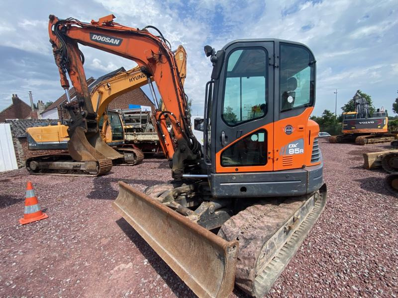Doosan DX 85R-3 - Mini bager: slika Doosan DX 85R-3 - Mini bager Doosan DX 85R-3 - Mini bager: slika Doosan DX 85R-3 - Mini bager