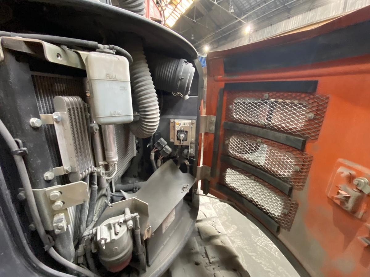 Mini bager Hitachi ZAXIS 55U-6 CLR: slika Mini bager Hitachi ZAXIS 55U-6 CLR