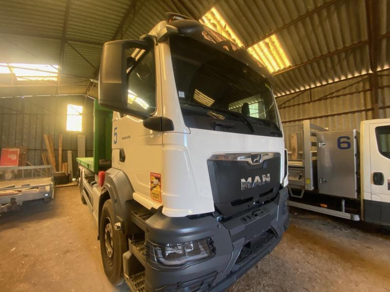 MAN TGS 26.440 - Kamion s kukastom dizalicom: slika MAN TGS 26.440 - Kamion s kukastom dizalicom MAN TGS 26.440 - Kamion s kukastom dizalicom: slika MAN TGS 26.440 - Kamion s kukastom dizalicom
