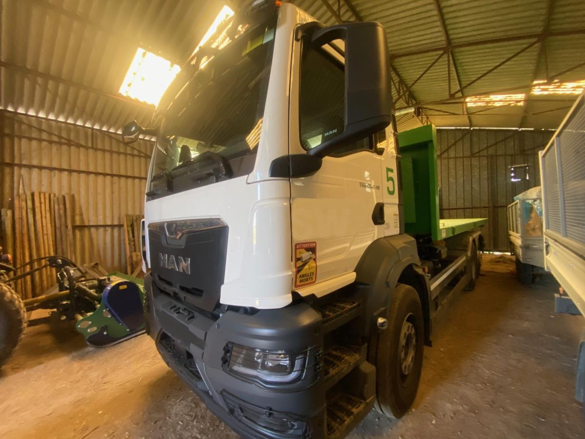 MAN TGS 26.440 - Kamion s kukastom dizalicom: slika MAN TGS 26.440 - Kamion s kukastom dizalicom MAN TGS 26.440 - Kamion s kukastom dizalicom: slika MAN TGS 26.440 - Kamion s kukastom dizalicom