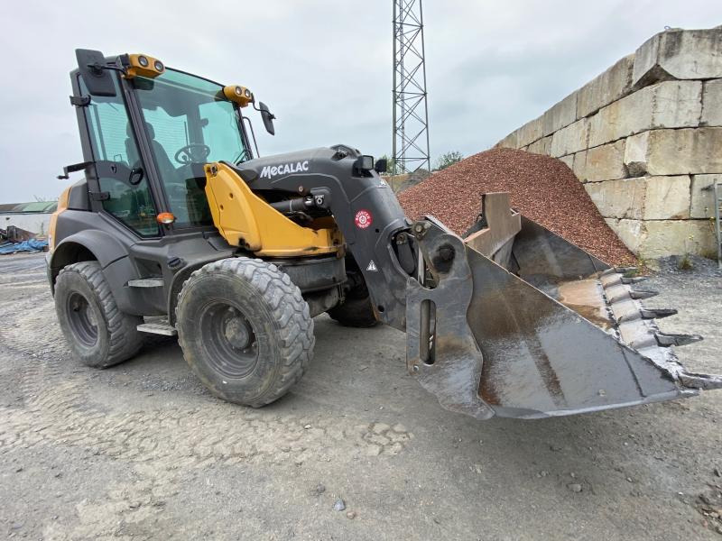 Mecalac AS 900 - Utovarivač na kotačima: slika Mecalac AS 900 - Utovarivač na kotačima Mecalac AS 900 - Utovarivač na kotačima: slika Mecalac AS 900 - Utovarivač na kotačima