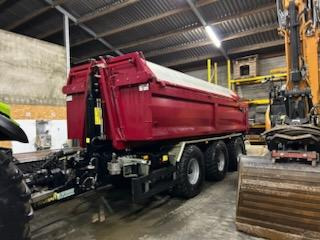 Pronar T 386 - Nagibna prikolica za poljoprivredna gospodarstva/ Istovarivač: slika Pronar T 386 - Nagibna prikolica za poljoprivredna gospodarstva/ Istovarivač Pronar T 386 - Nagibna prikolica za poljoprivredna gospodarstva/ Istovarivač: slika Pronar T 386 - Nagibna prikolica za poljoprivredna gospodarstva/ Istovarivač