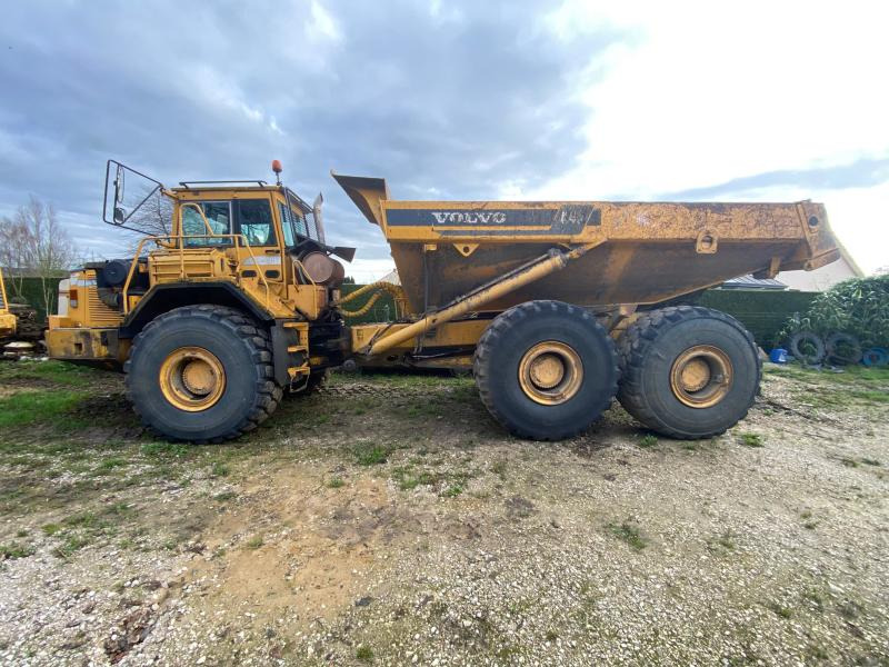 Volvo A 40 - Zglobni istovarivač: slika Volvo A 40 - Zglobni istovarivač Volvo A 40 - Zglobni istovarivač: slika Volvo A 40 - Zglobni istovarivač