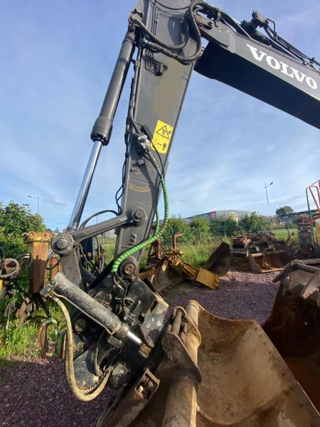 Bager gusjeničar Volvo ECR 235EL: slika Bager gusjeničar Volvo ECR 235EL