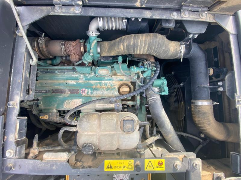 Bager gusjeničar Volvo ECR 235EL: slika Bager gusjeničar Volvo ECR 235EL