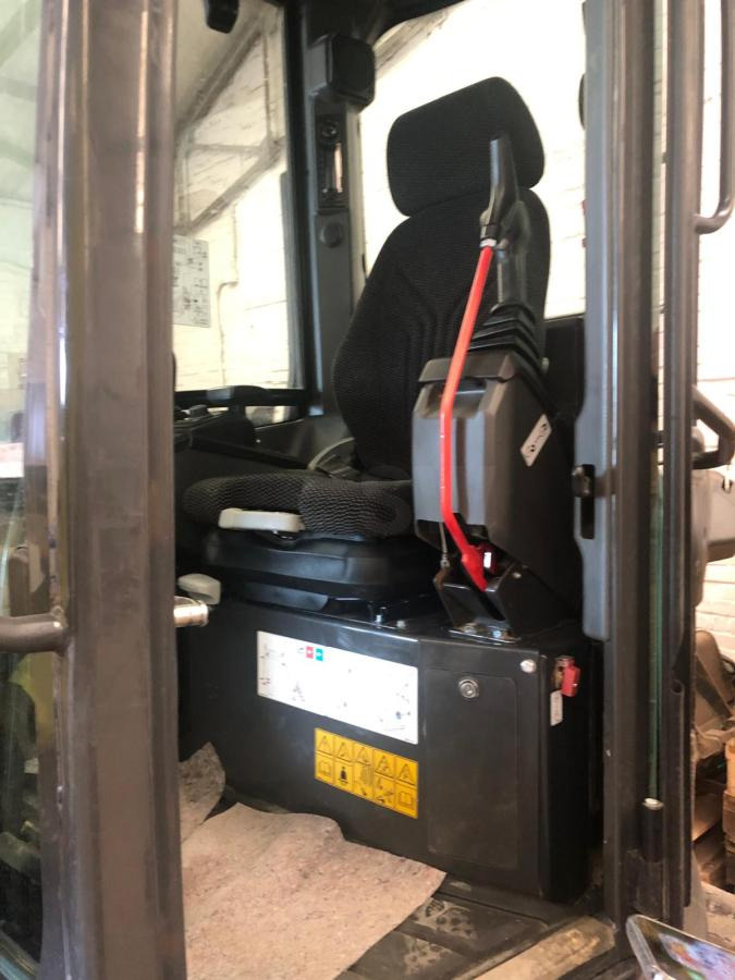 Yanmar AMX 50 - Mini bager: slika Yanmar AMX 50 - Mini bager Yanmar AMX 50 - Mini bager: slika Yanmar AMX 50 - Mini bager