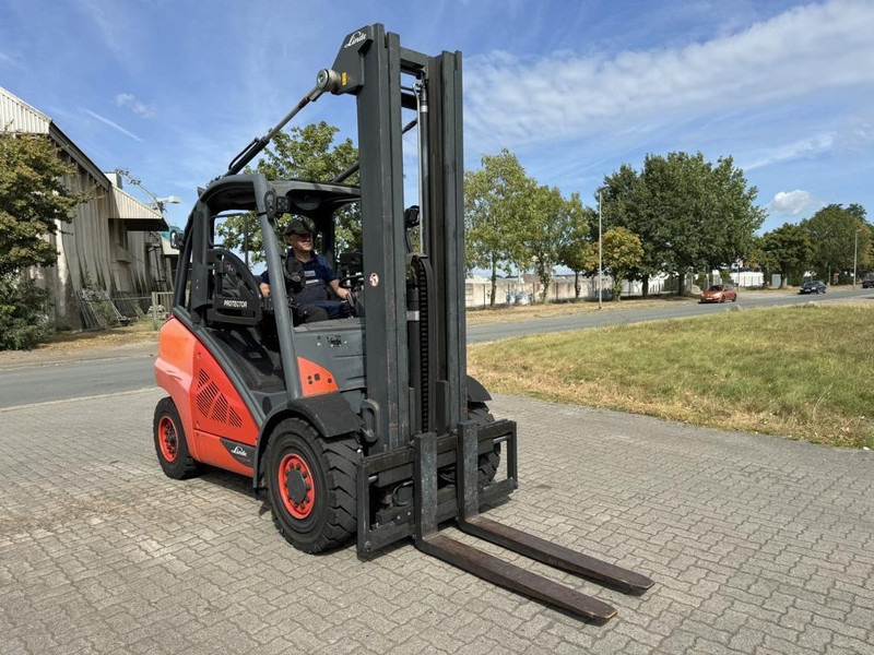 Linde H50T - Plinski viličar: slika Linde H50T - Plinski viličar Linde H50T - Plinski viličar: slika Linde H50T - Plinski viličar