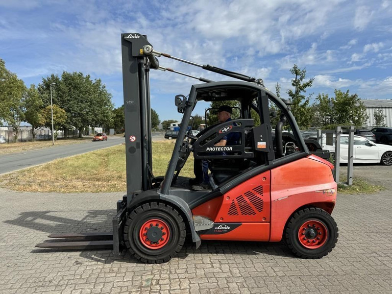 Linde H50T - Plinski viličar: slika Linde H50T - Plinski viličar Linde H50T - Plinski viličar: slika Linde H50T - Plinski viličar