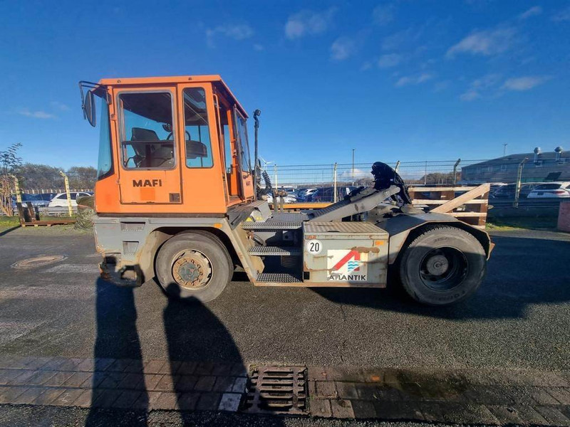 Mafi MT36 4x4DL - Terminalni traktor: slika Mafi MT36 4x4DL - Terminalni traktor Mafi MT36 4x4DL - Terminalni traktor: slika Mafi MT36 4x4DL - Terminalni traktor