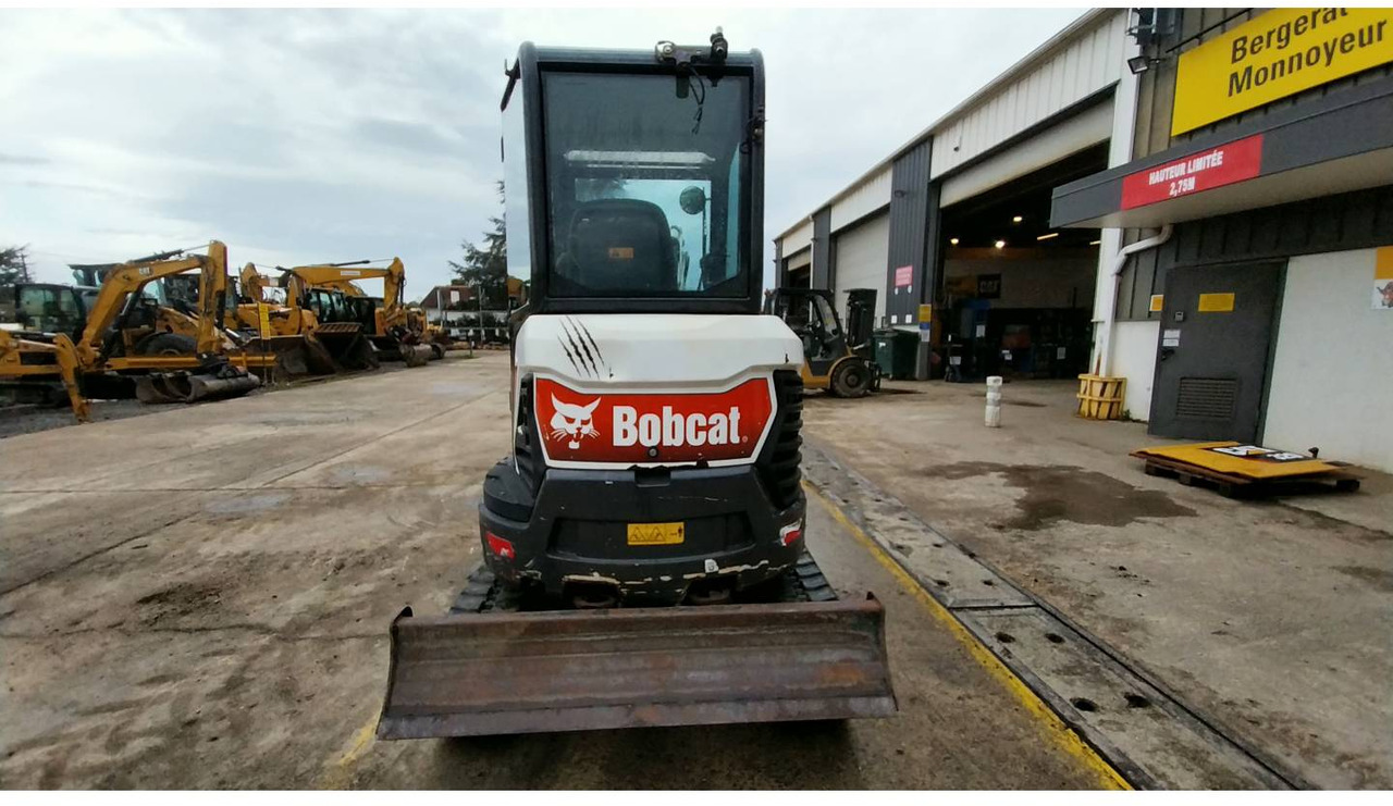 BOBCAT E27 - Bager gusjeničar: slika BOBCAT E27 - Bager gusjeničar BOBCAT E27 - Bager gusjeničar: slika BOBCAT E27 - Bager gusjeničar