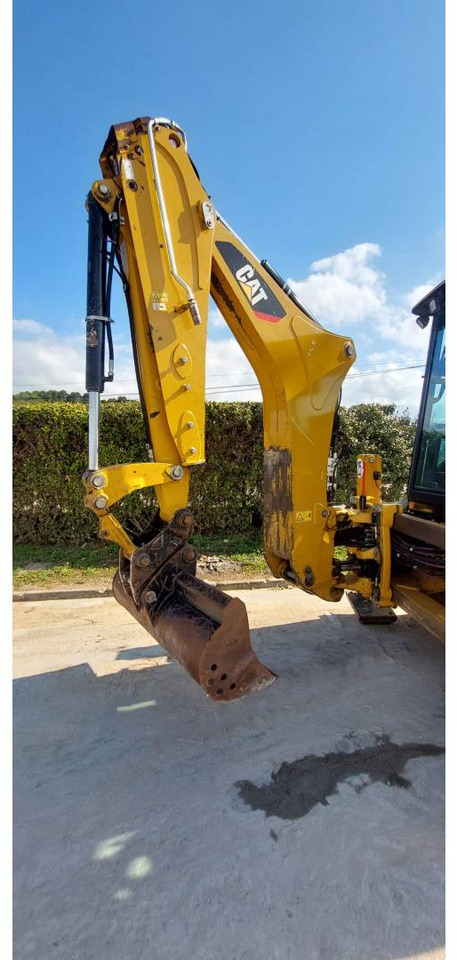 Zakup CAT 432F2 CAT 432F2: slika Zakup CAT 432F2 CAT 432F2