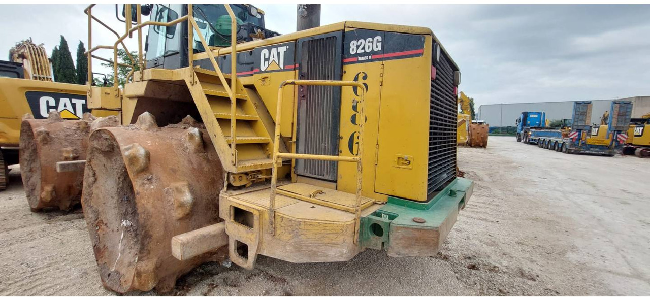 Buldožer CAT 826G II: slika Buldožer CAT 826G II