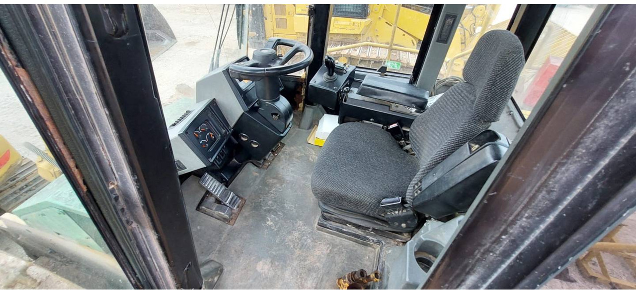 Buldožer CAT 826G II: slika Buldožer CAT 826G II