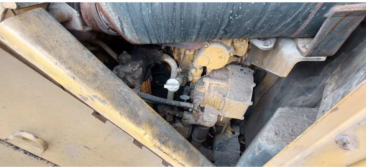 Buldožer CAT 826G II: slika Buldožer CAT 826G II