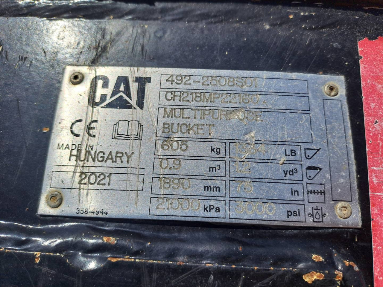 Zakup CAT 906M CAT 906M: slika Zakup CAT 906M CAT 906M