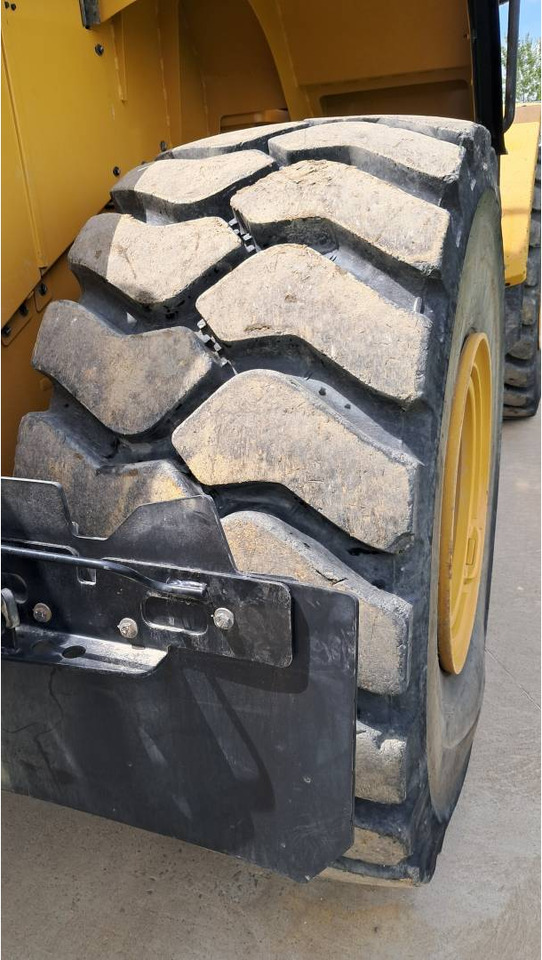 Utovarivač na kotačima CAT 972M XE: slika Utovarivač na kotačima CAT 972M XE