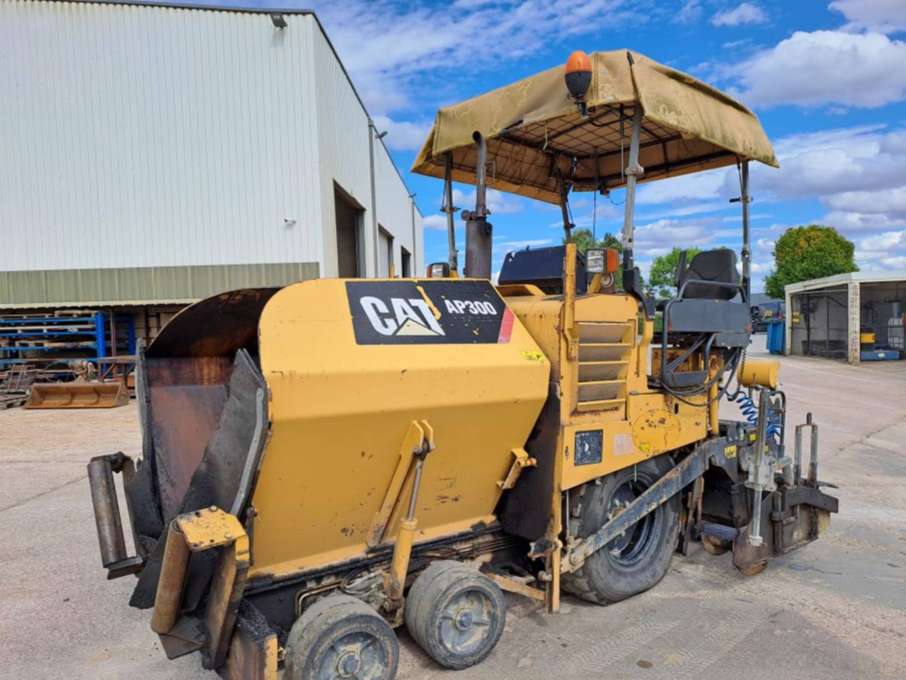 CAT AP300 - Finišer za asfalt: slika CAT AP300 - Finišer za asfalt CAT AP300 - Finišer za asfalt: slika CAT AP300 - Finišer za asfalt