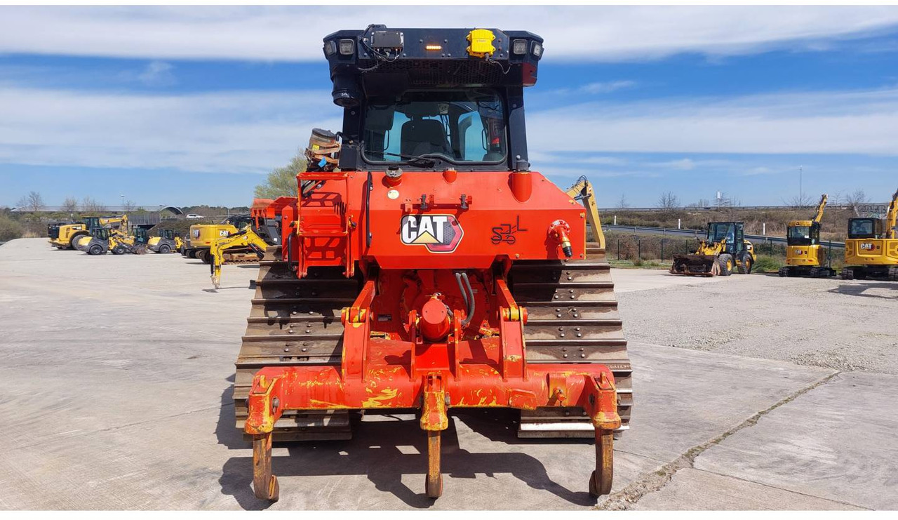 CAT D5 - Buldožer: slika CAT D5 - Buldožer CAT D5 - Buldožer: slika CAT D5 - Buldožer