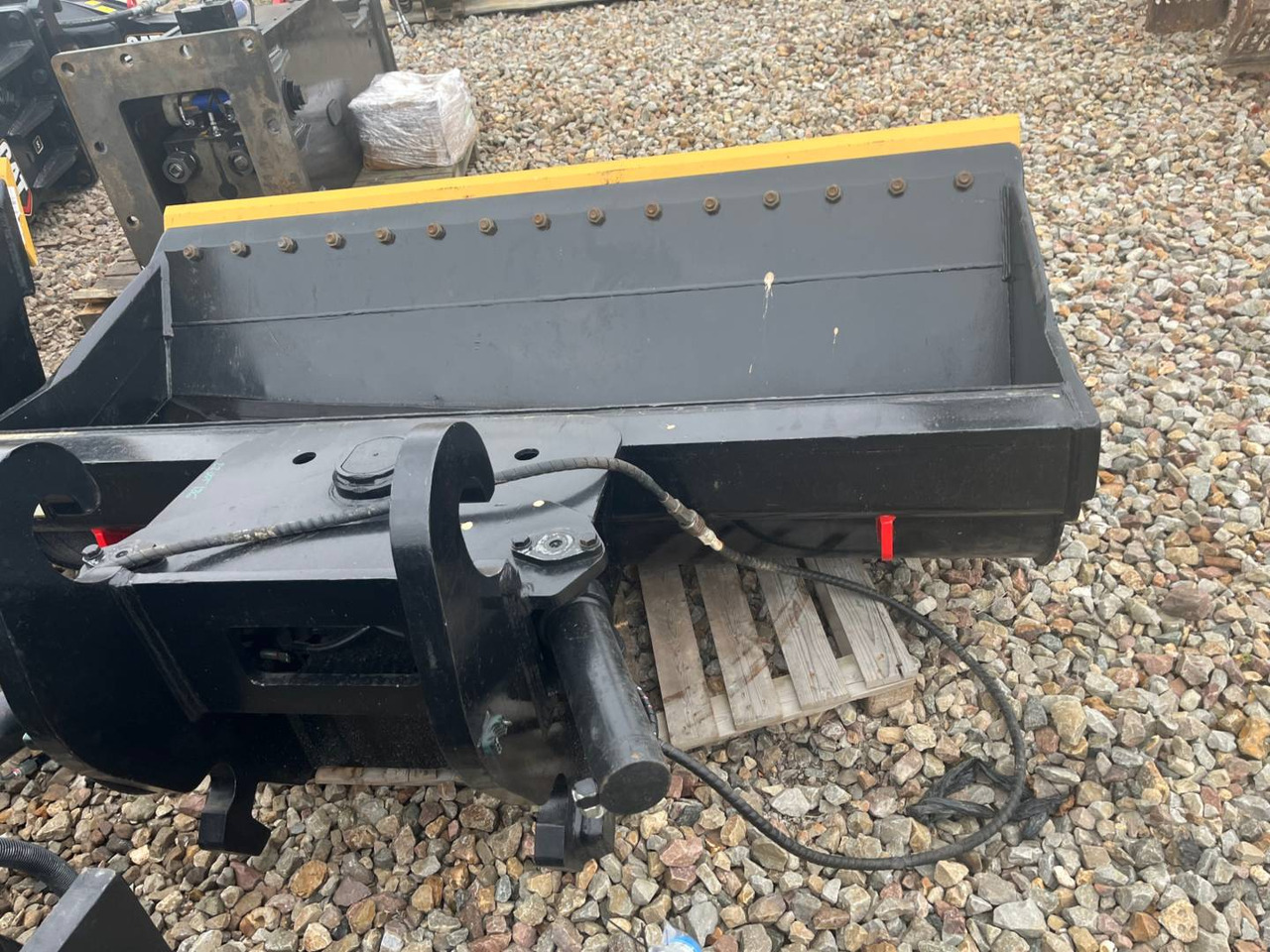 CAT GODET TILT/CW45S/2400MM - Korpa za bager: slika CAT GODET TILT/CW45S/2400MM - Korpa za bager CAT GODET TILT/CW45S/2400MM - Korpa za bager: slika CAT GODET TILT/CW45S/2400MM - Korpa za bager