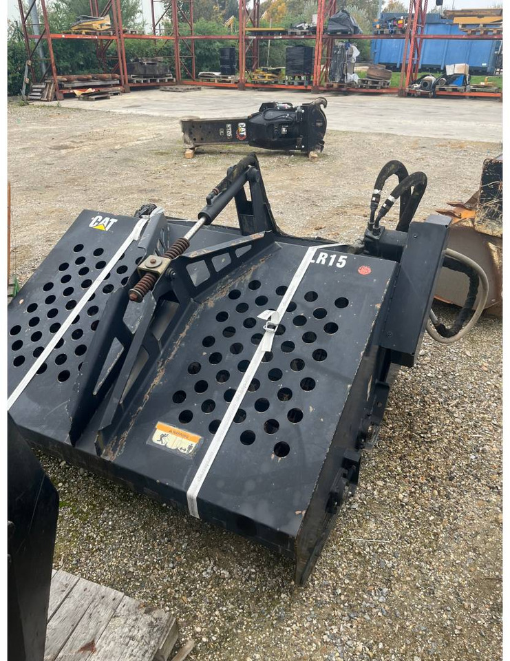 CAT RATEAU PAYSAGE/LR15 - Prevrtač sijena/ Grabulje: slika CAT RATEAU PAYSAGE/LR15 - Prevrtač sijena/ Grabulje CAT RATEAU PAYSAGE/LR15 - Prevrtač sijena/ Grabulje: slika CAT RATEAU PAYSAGE/LR15 - Prevrtač sijena/ Grabulje